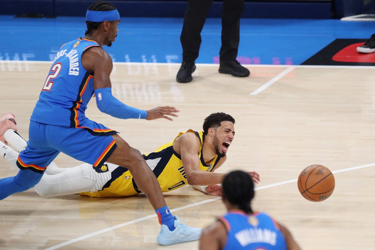 Haliburton deixa final da NBA em lágrimas após lesão no tendão de Aquiles Haliburton sente lesão nas finais da NBA (Foto: Justin Ford/Getty Images/AFP)
