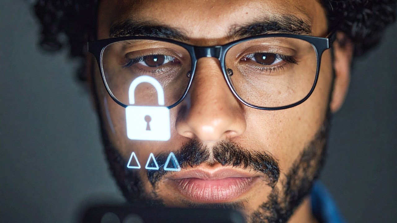 Fraudes crescem 41,6% no Brasil e biometria facial se torna alvo de criminosos