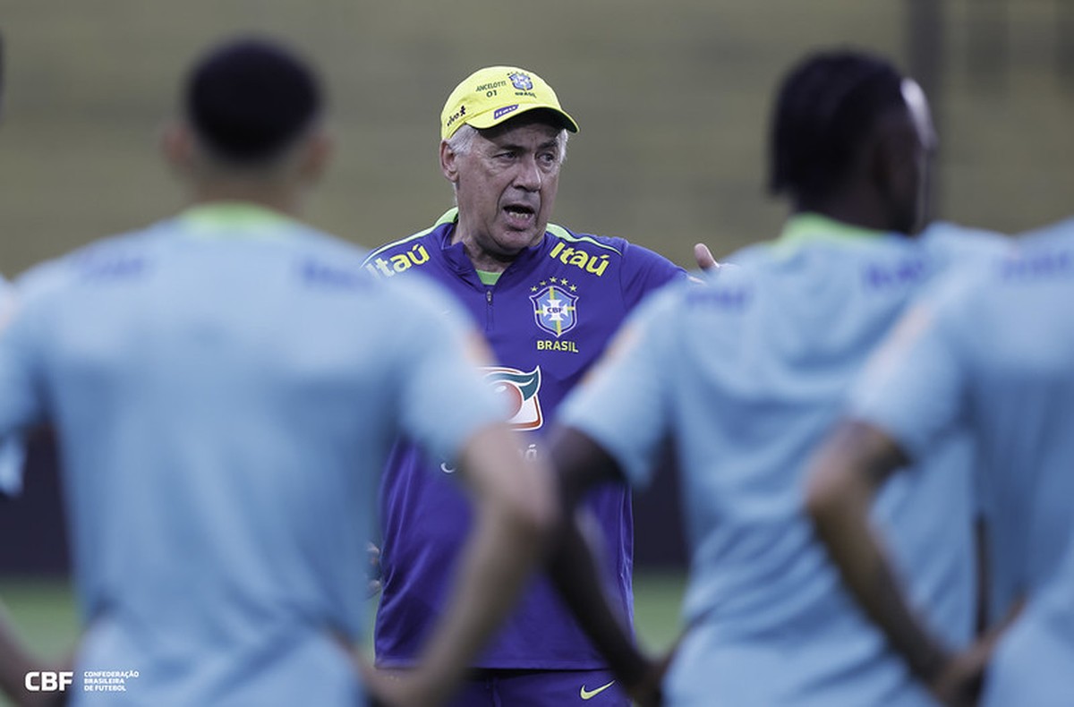 Ancelotti orienta Neymar a se preparar para a Copa do Mundo de 2026 Ancelotti pede que Neymar 'se prepare bem' para a Copa do Mundo de 2026 (Foto: Rafael Ribeiro/CBF)