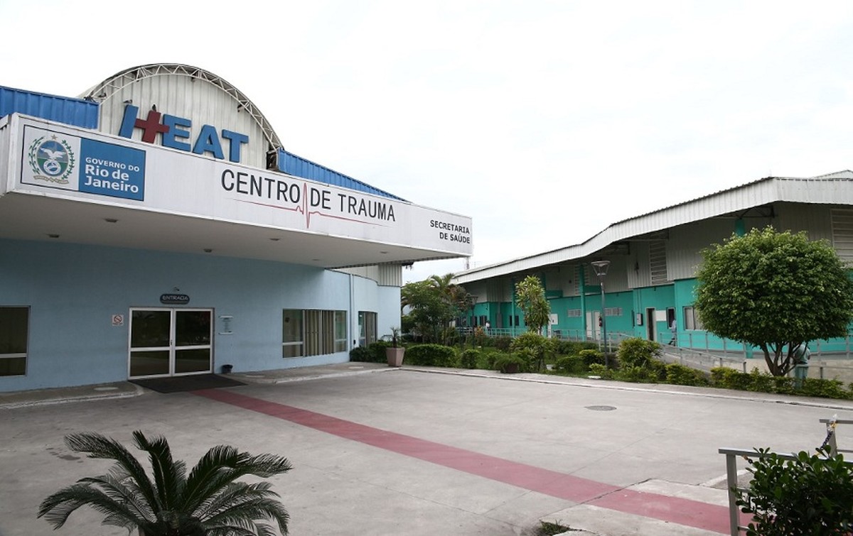 PM de folga é ferido em tentativa de assalto em Itaboraí Entrada do Centro de Trauma do Hospital Estadual Alberto Torres (Foto: Divulgação)