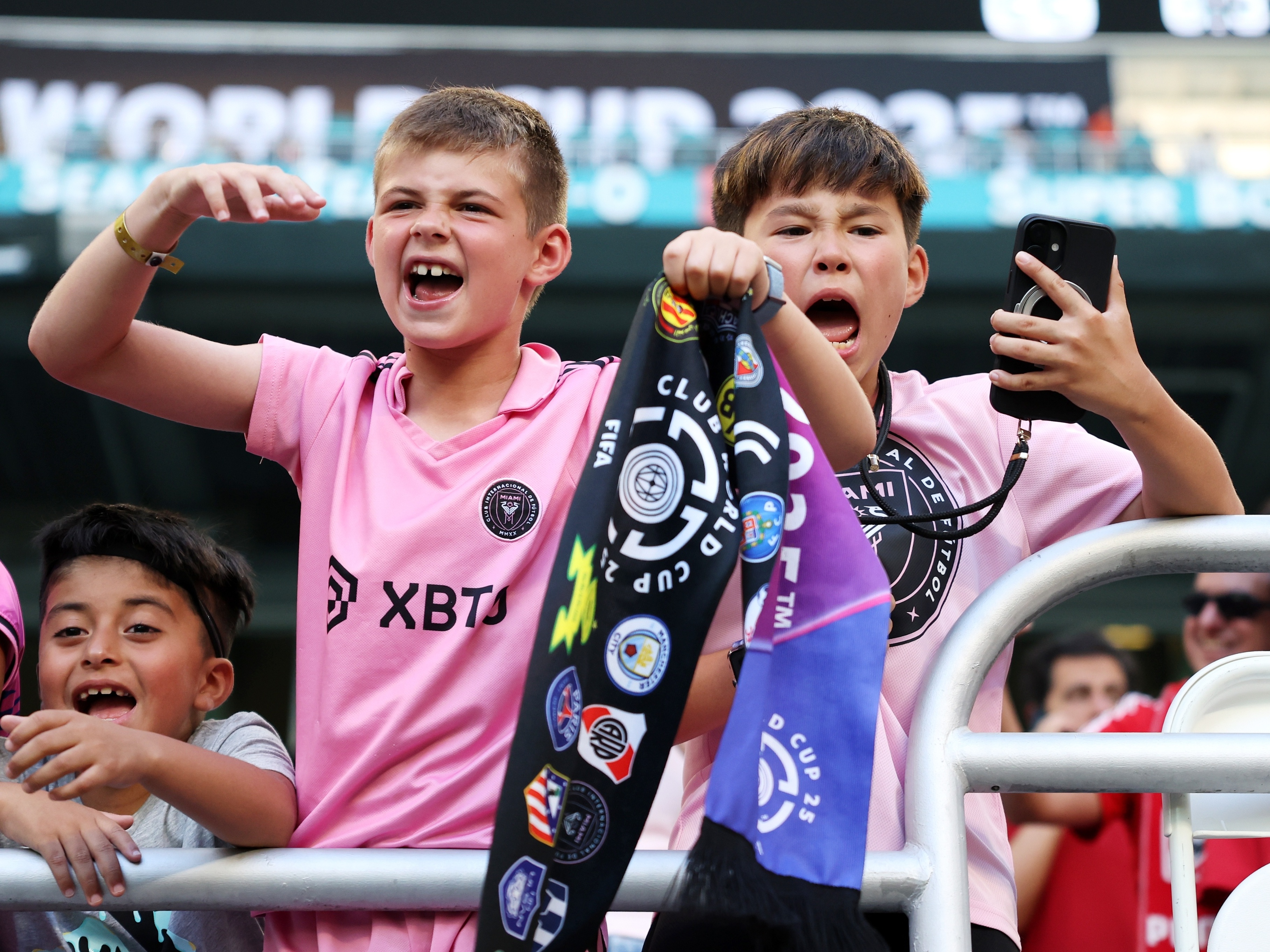 Torcida do Inter Miami protesta e Palmeiras manda jogo em casa na Flórida Torcedores do Inter Miami contra o Al Ahly: nada das barras (Foto: Megan Briggs/Getty Images)