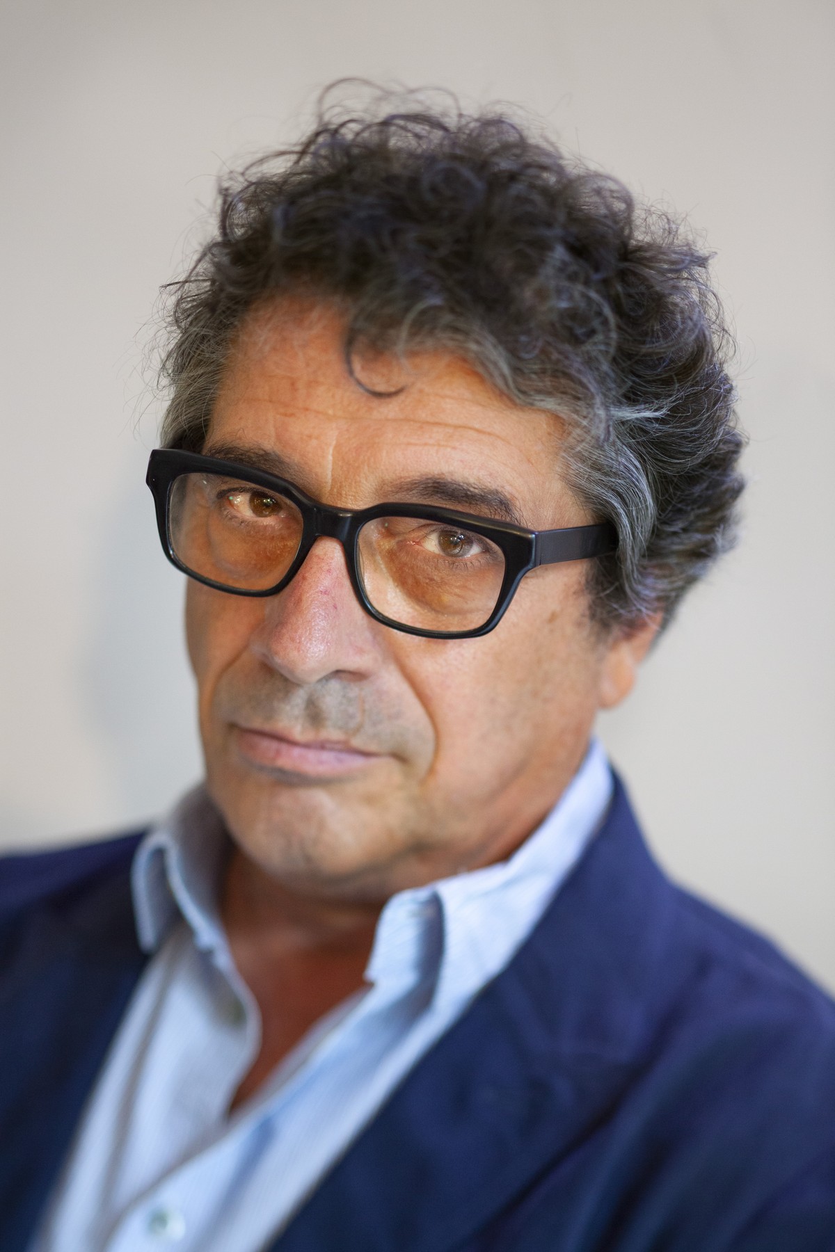 'Família é descrita como zona de guerra por autor Sandro Veronesi na Flip' “O colibri”, do escritor italiano Sandro Veronesi, foi elogiado por Ian McEwan (“Um romance magistral”) e venceu o prestigioso Prêmio Strega (Foto: Marco Delogu)