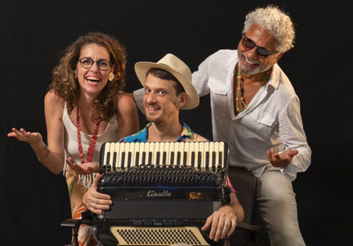 Festivais no Flamengo e Santa Teresa prometem agitar o fim de semana carioca Trio Samburá. Grupo se apresentará no Festival Eita!, na Praia do Flamengo (Foto: Divulgação)