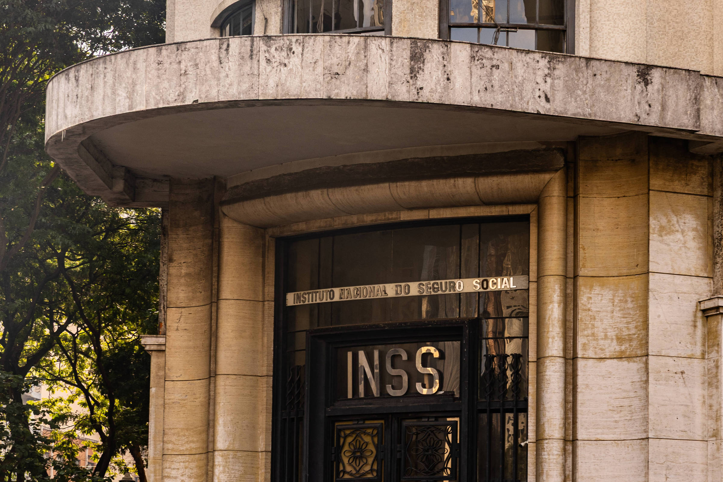 Superintendência Regional do INSS (Instituto Nacional do Seguro Social), localizada no viaduto Santa Ifigênia, no centro histórico de São Paulo (Foto: Rafaela Araújo - 11;jul.2025/Folhapress)