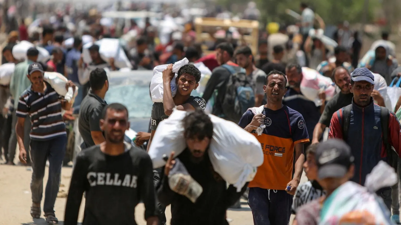 Vinte palestinos morrem em tumulto durante distribuição de ajuda em Gaza Houve quase relatos diários de mortes perto dos locais da GHF desde que começou a operar no final de maio - Foto: Reuters