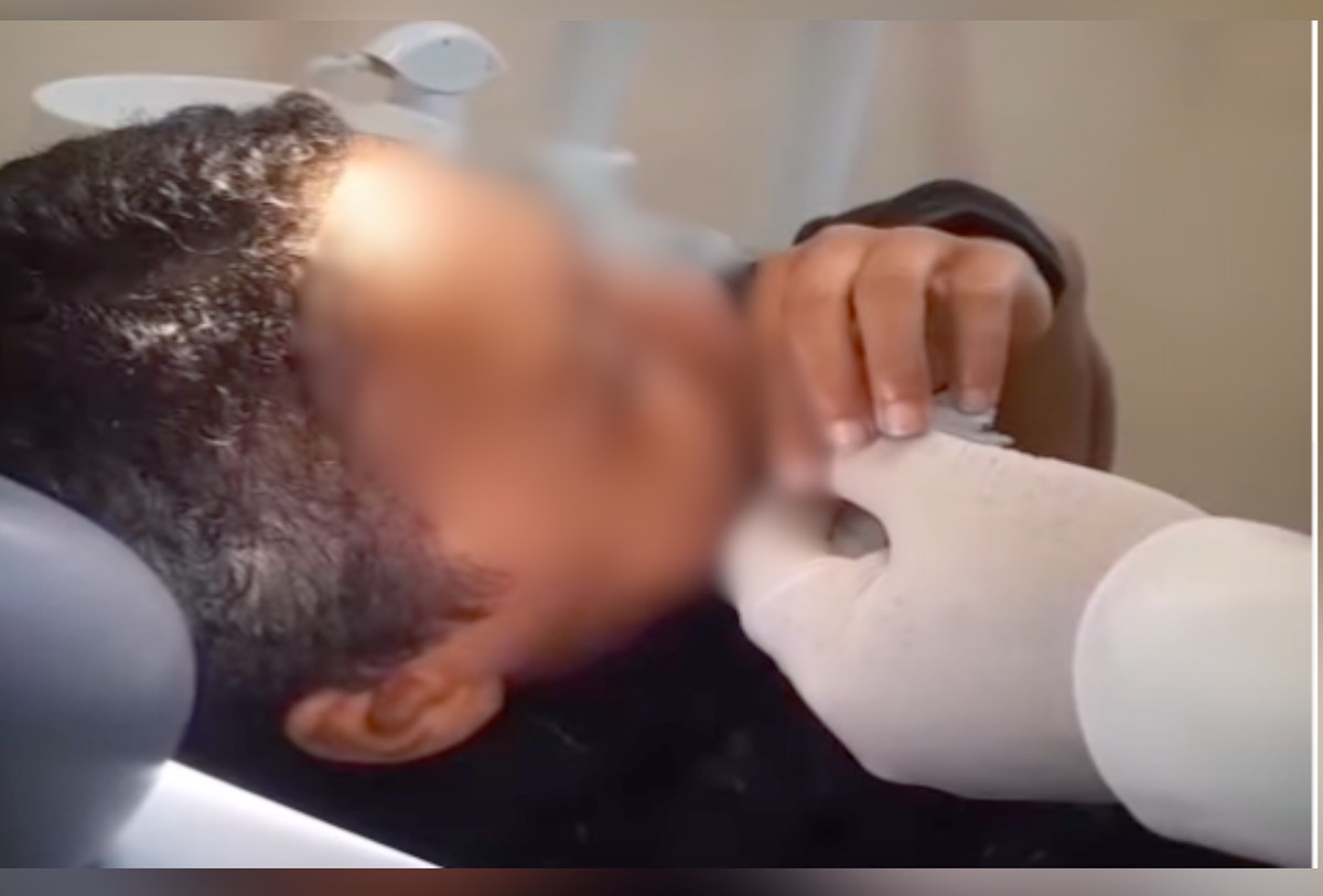 Criança realiza cirurgia dentária após recusa de atendimento em clínica na Praça Seca Dentista se recusou a atender criança que chorava em policlínica municipal, na Praça Seca (Foto: Reprodução/Instagram)