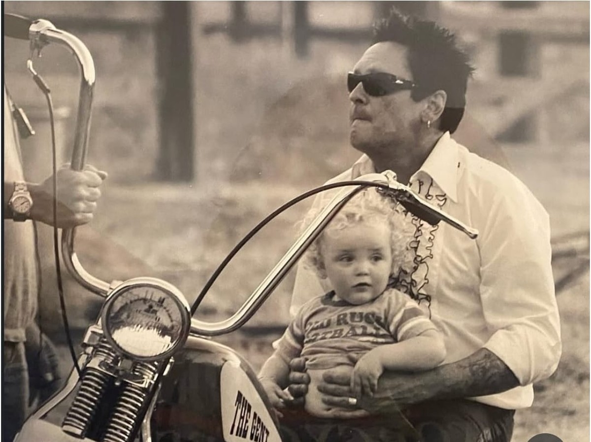 Filho de Michael Madsen presta homenagem ao pai: 'meu herói era meu pai' Luke Madsen com pai, Michael Madsen: 'meu herói' (Foto: Reprodução/Instagram)