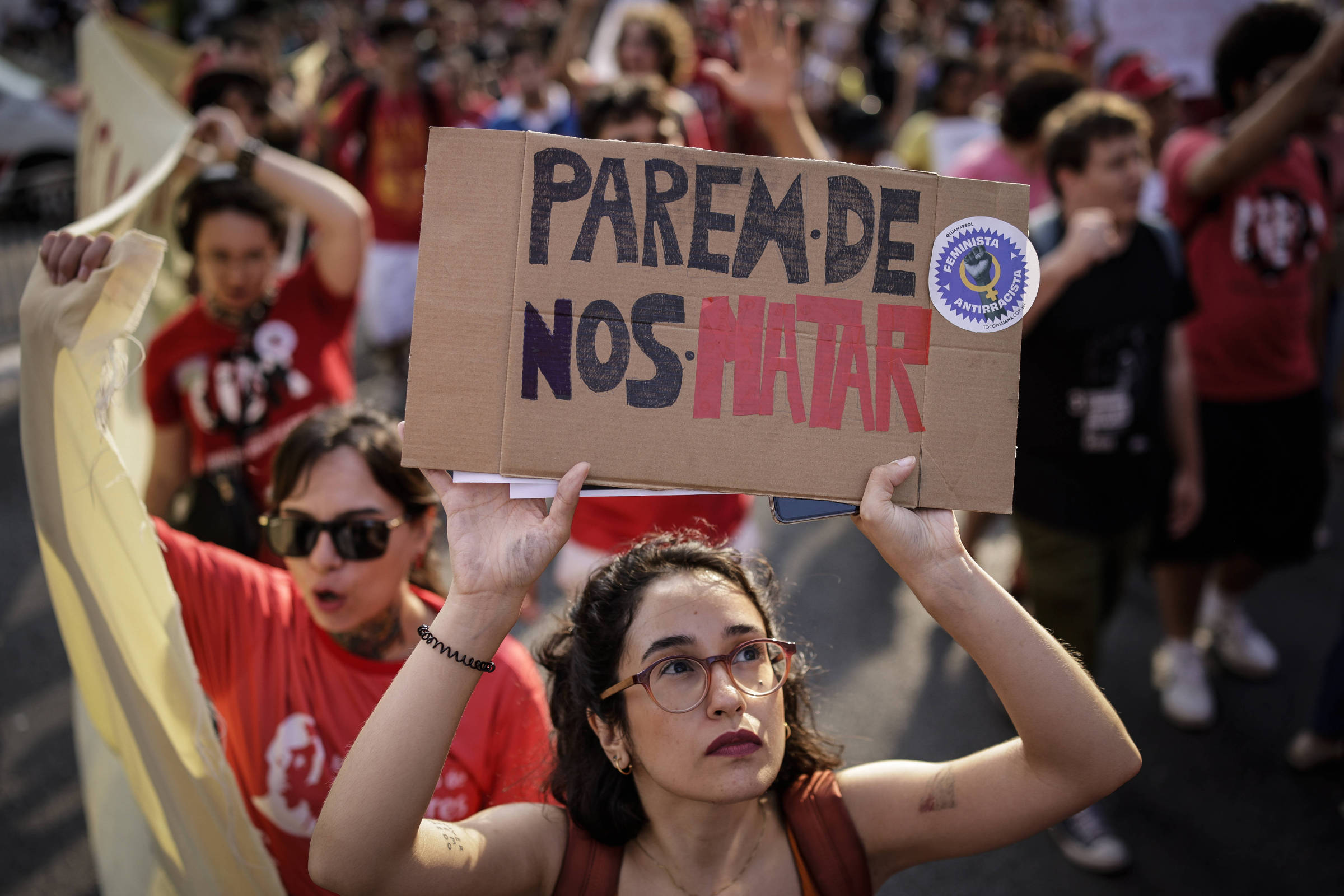 Marcha pelo Dia Internacional da Mulher, na avenida Paulista, em São Paulo (Foto: Reprodução)