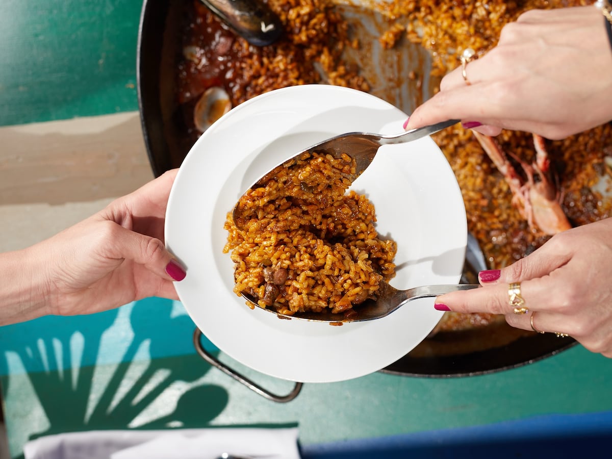 Descubra 20 chiringuitos de praia e montanha com comida imperdível Comer bem em chiringuitos é muito possível (Foto: Xiringuito Escribà)