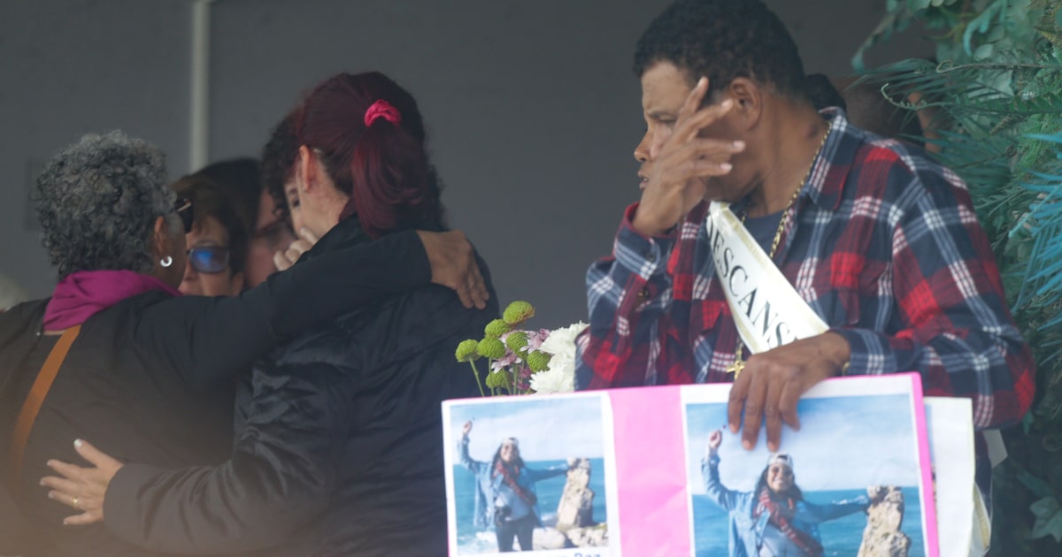 Família opta por sepultar corpo em Niterói em vez de realizar cremação Velório da brasileira Juliana Marins no cemitério parque da colina em Niterói. (Foto: Pedro Kirilos)