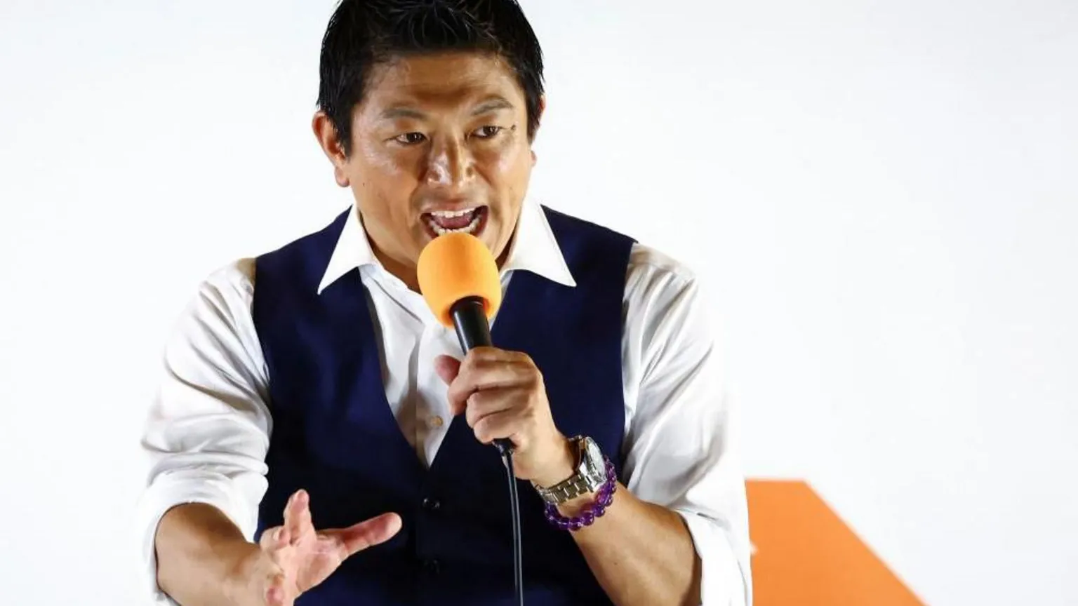 Partido japonês de extrema direita cresce e desafia o cenário político atual Sohei Kamiya, que lançou o Sanseito em 2020, ameaçou que o Japão se tornaria uma "colônia" se não fizesse nada para "resistir à pressão estrangeira" (Foto: Reuters)