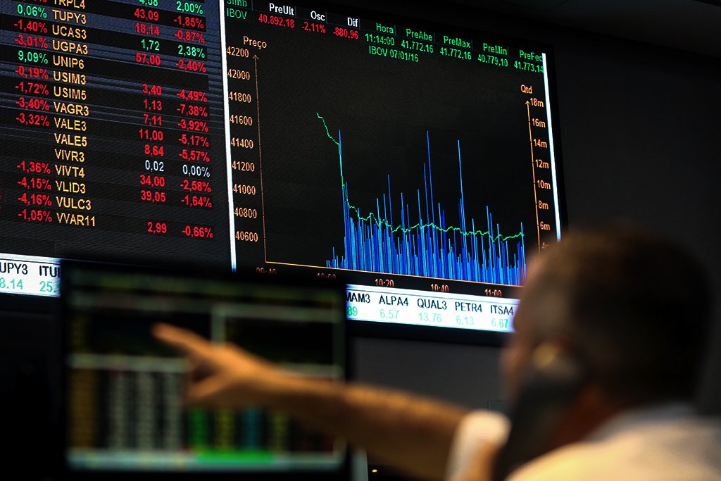Ibovespa inicia o dia em queda de 0,34% com cautela após dados de crédito Caixa paga Bolsa Família a beneficiários com NIS de final 9 (Foto: Reprodução)