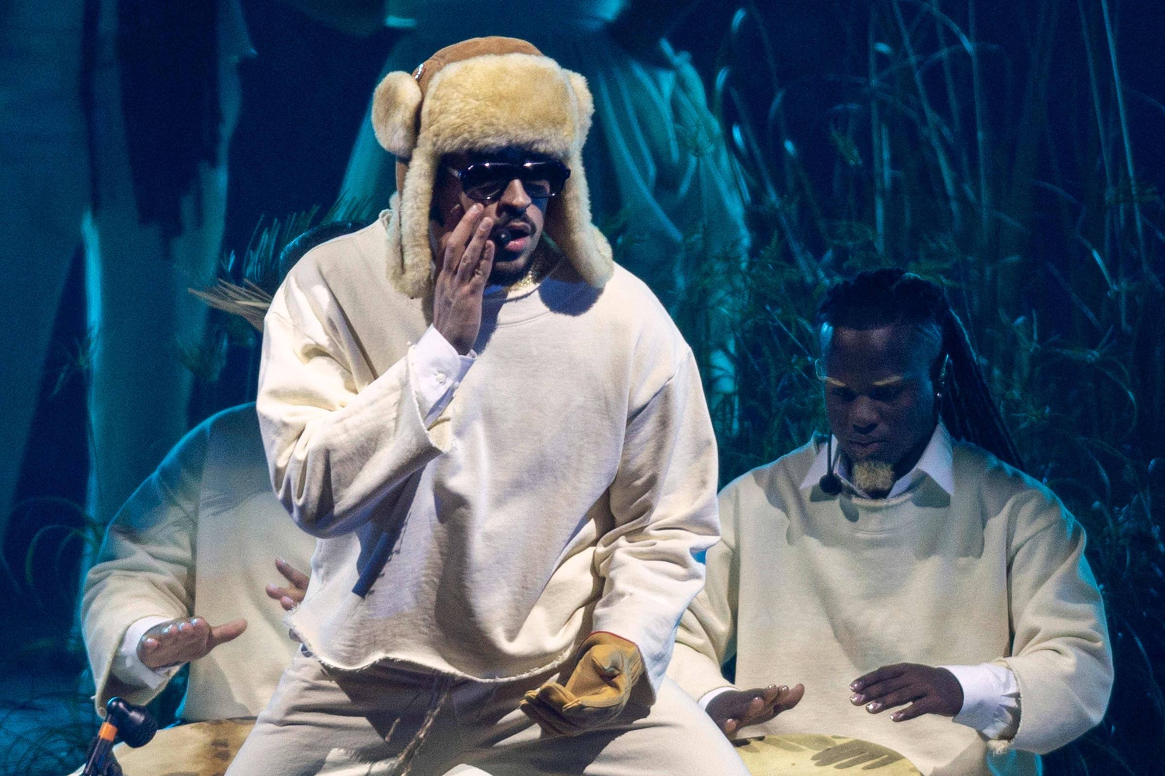 Bad Bunny celebra cultura porto-riquenha em estreia de residência artística em San Juan Bad Bunny durante o primeiro show de sua residência artística de 30 apresentações em San Juan, capital de Porto Rico (Foto: Ricardo Arduengo/AFP)