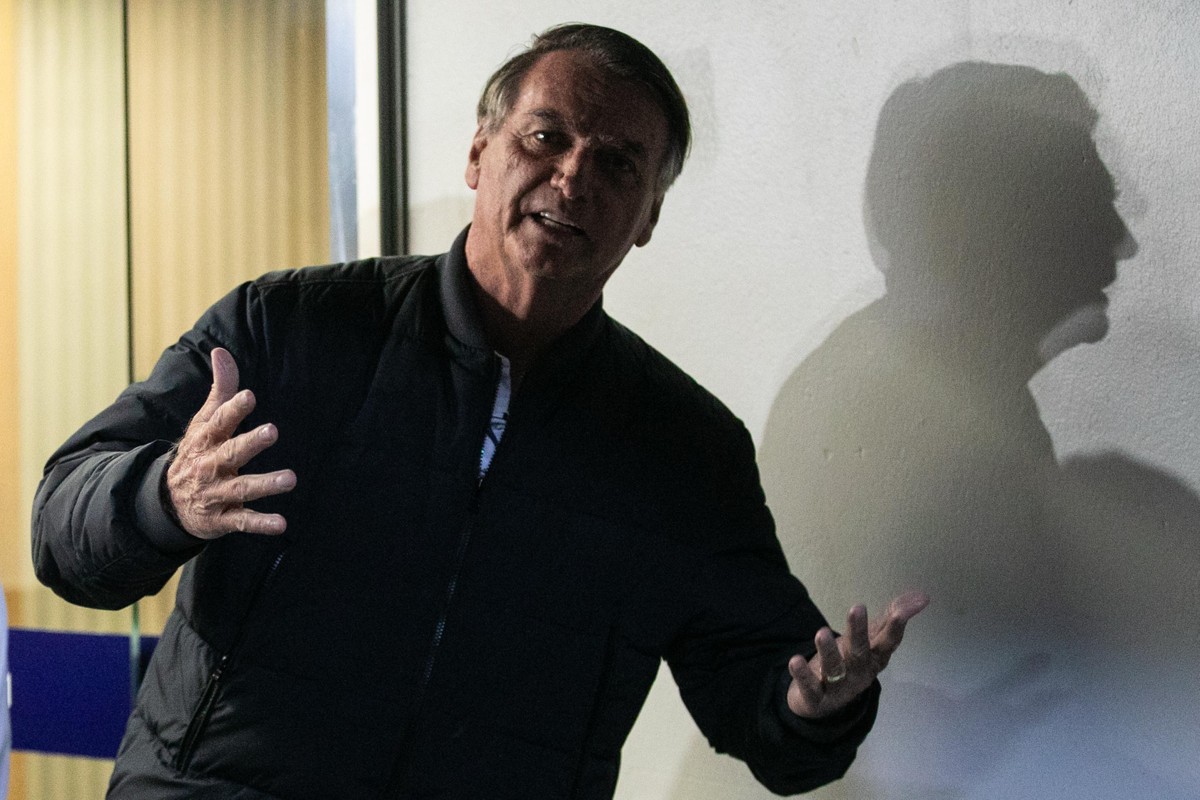 Aliados de Bolsonaro celebram decisão de Moraes e evitam prisão do ex-presidente Jair Bolsonaro deixa sede do PL (Foto: Brenno Carvalho)