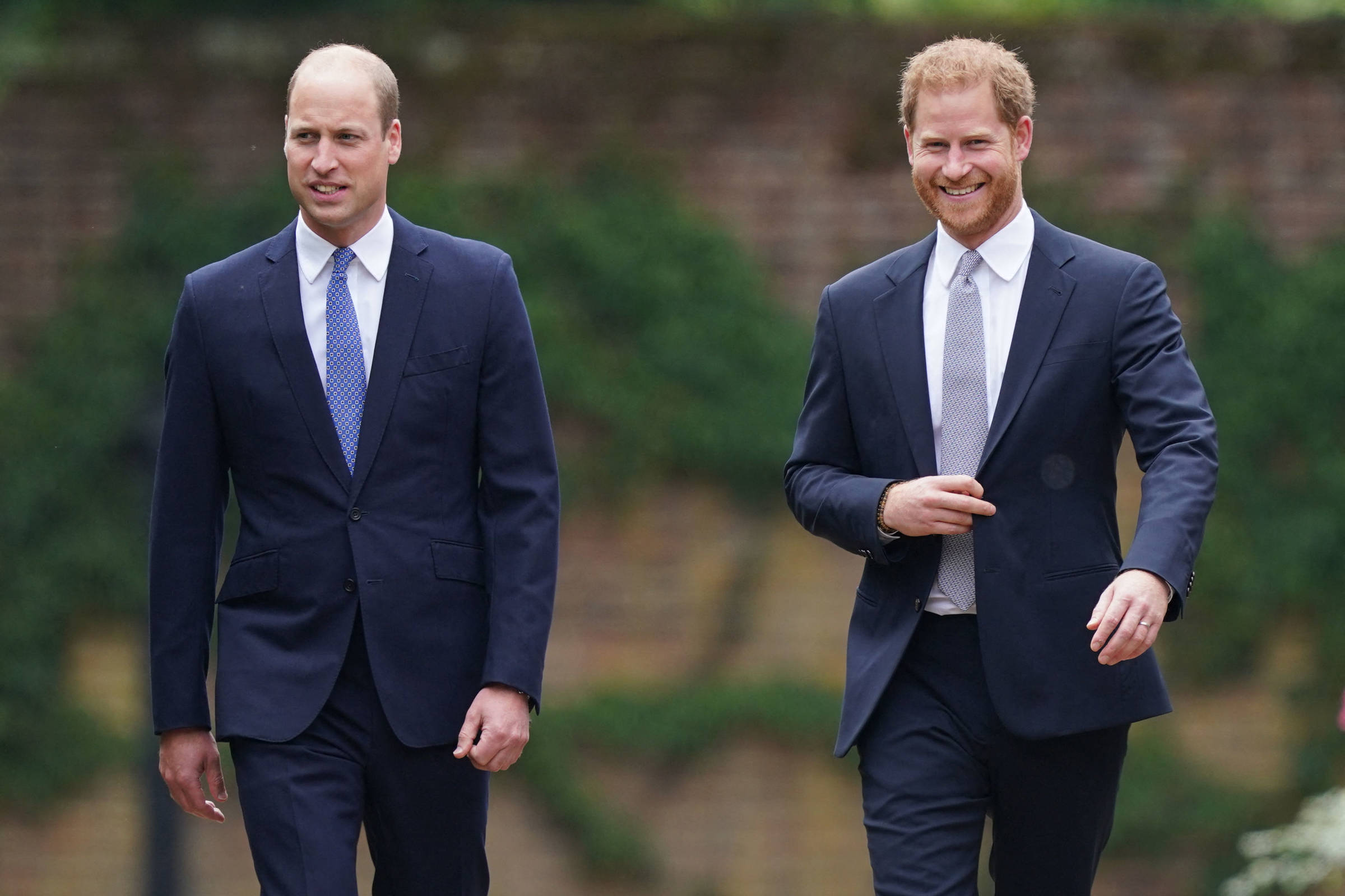 Príncipes William e Harry (Foto: YUI MOK/AFP)