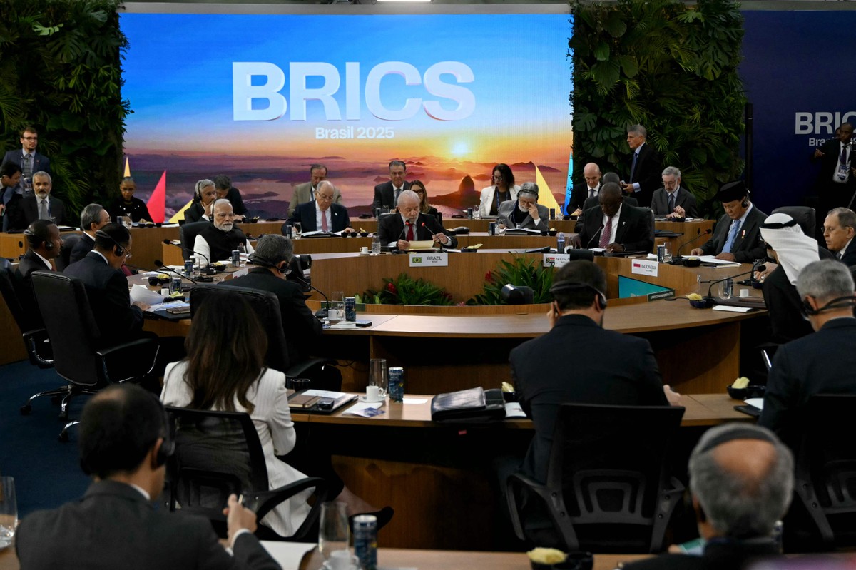 Brics propõe reformas no FMI e no Banco Mundial para maior equidade global Líderes do Brics pedem maior participação e cotas de países emergentes no FMI e no Banco Mundial (Foto: Mauro PIMENTEL / AFP)