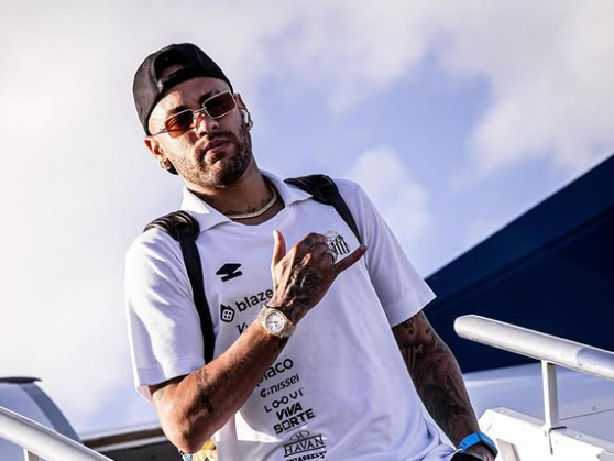 Neymar se pronuncia após jogo usando máscaras de Bruna Marquezine Foto: Reprodução