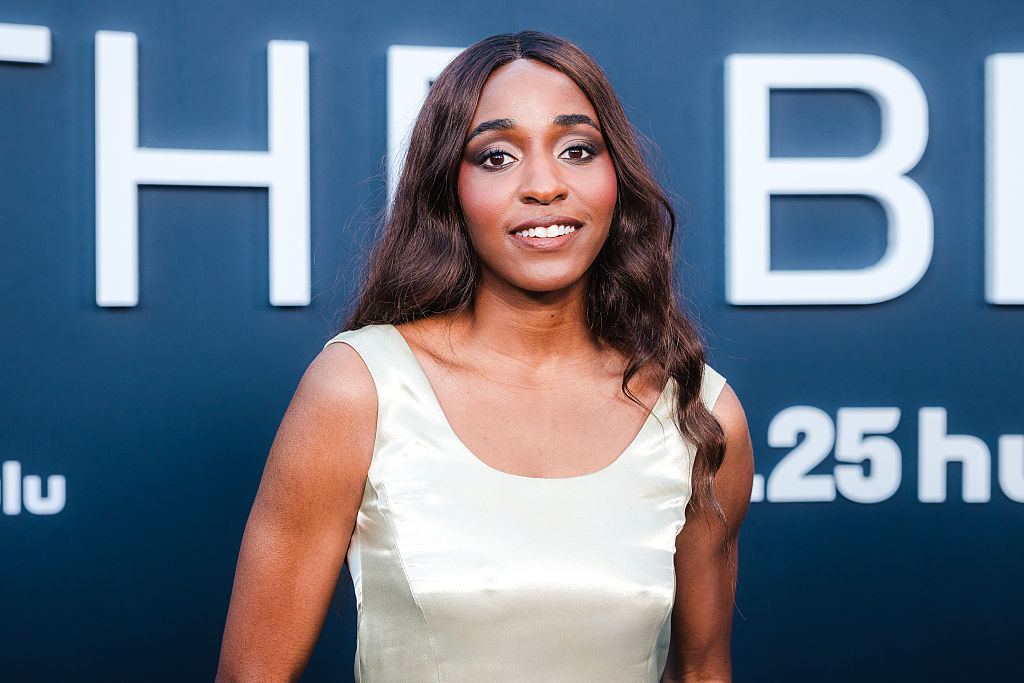 Tyler Mitchell registra Ayo Edebiri em nova produção de ‘The Bear’ Ayo Edebiri participa do jantar do elenco e produtores de "The Bear" no Musso & Frank Grill em 9 de junho de 2025, em Hollywood, Califórnia. (Foto: David Jon/Getty Images for FX Networks)