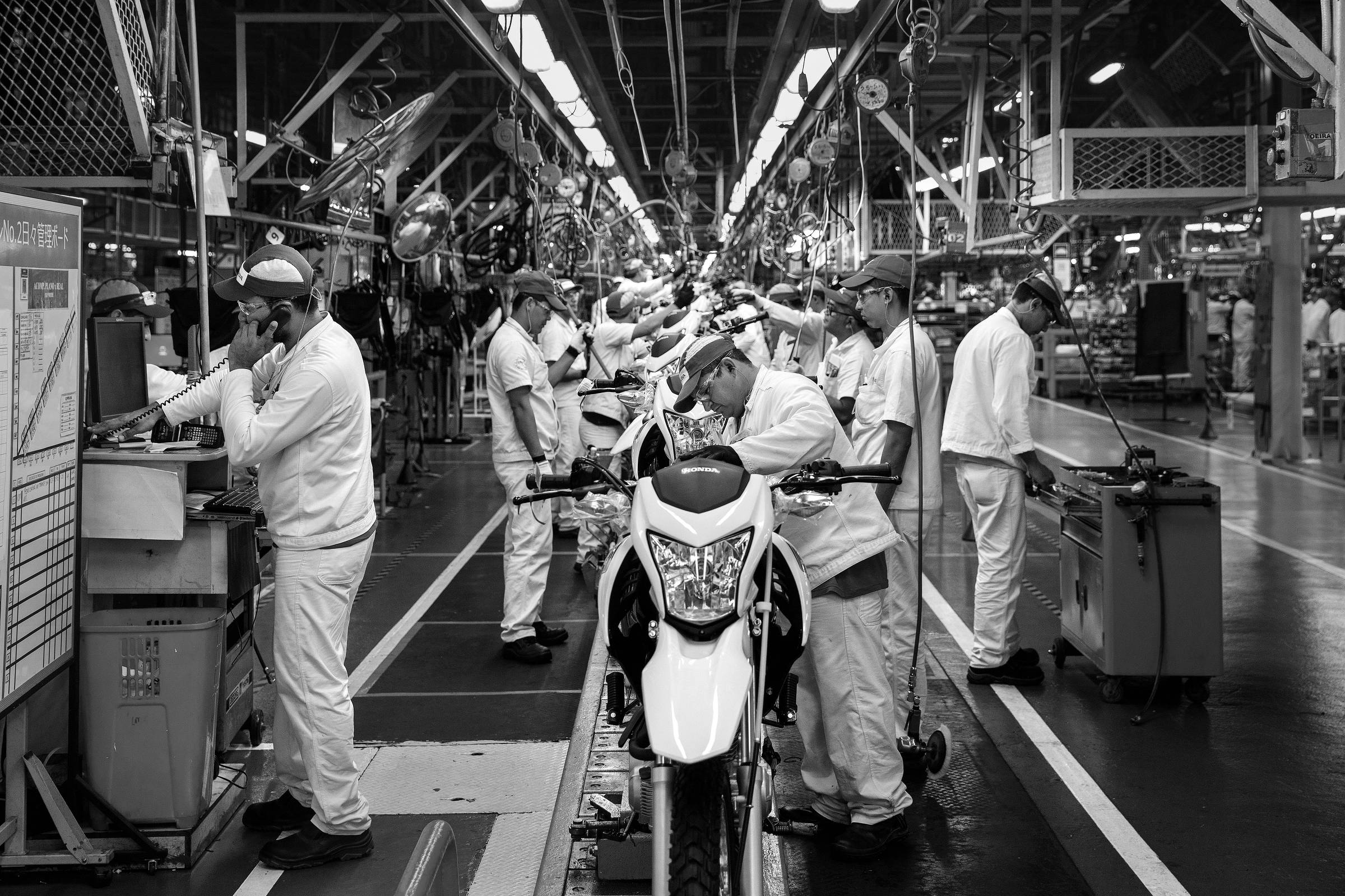 Privilégios fiscais revelam contradições na política brasileira Fábrica de motos no distrito industrial da Zona Franca de Manaus (Foto: Lalo de Almeida - 9.set.18/Folhapress)