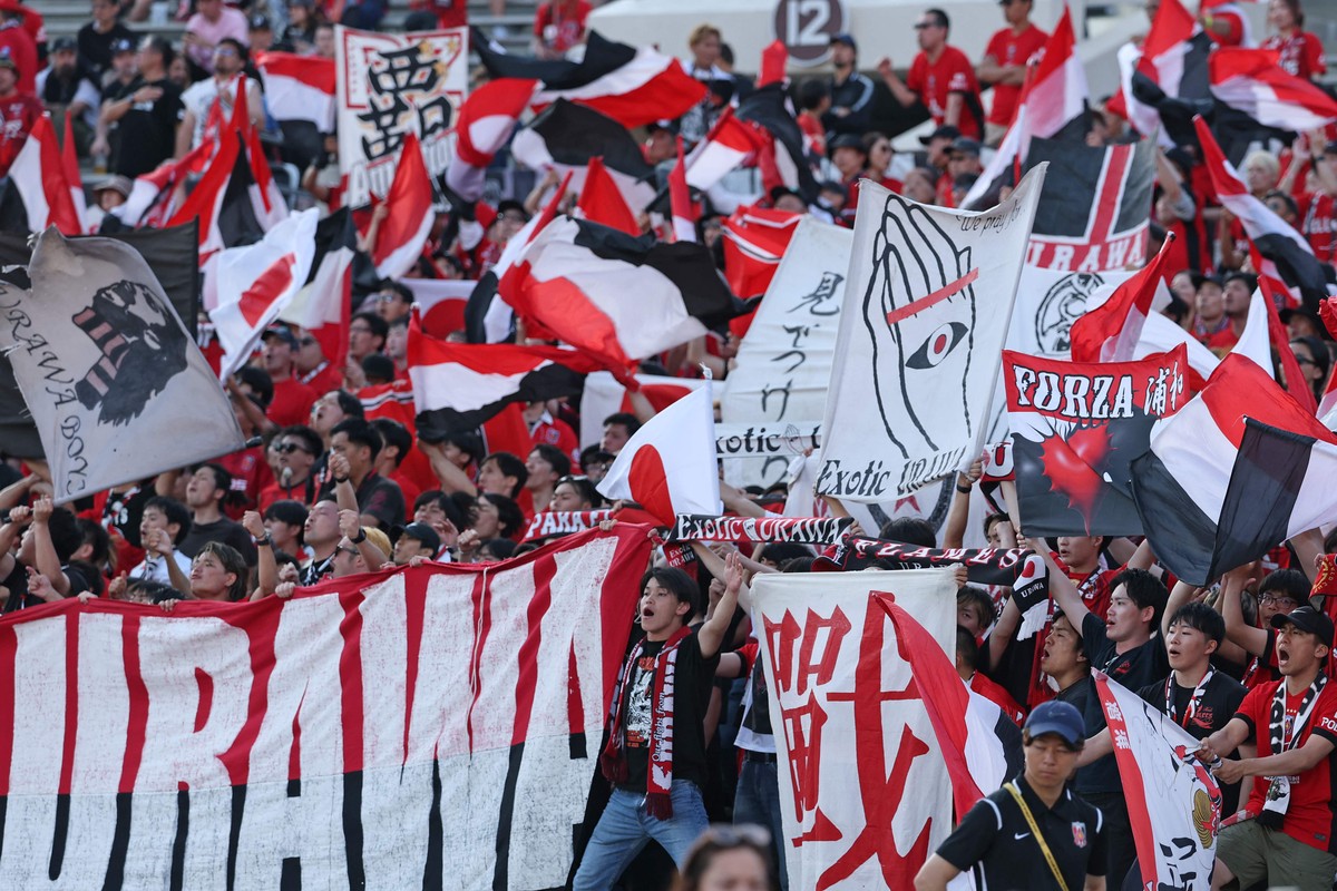 Torcida do Urawa Reds durante o Mundial de Clubes (Foto: Harry How/Getty Images/AFP)