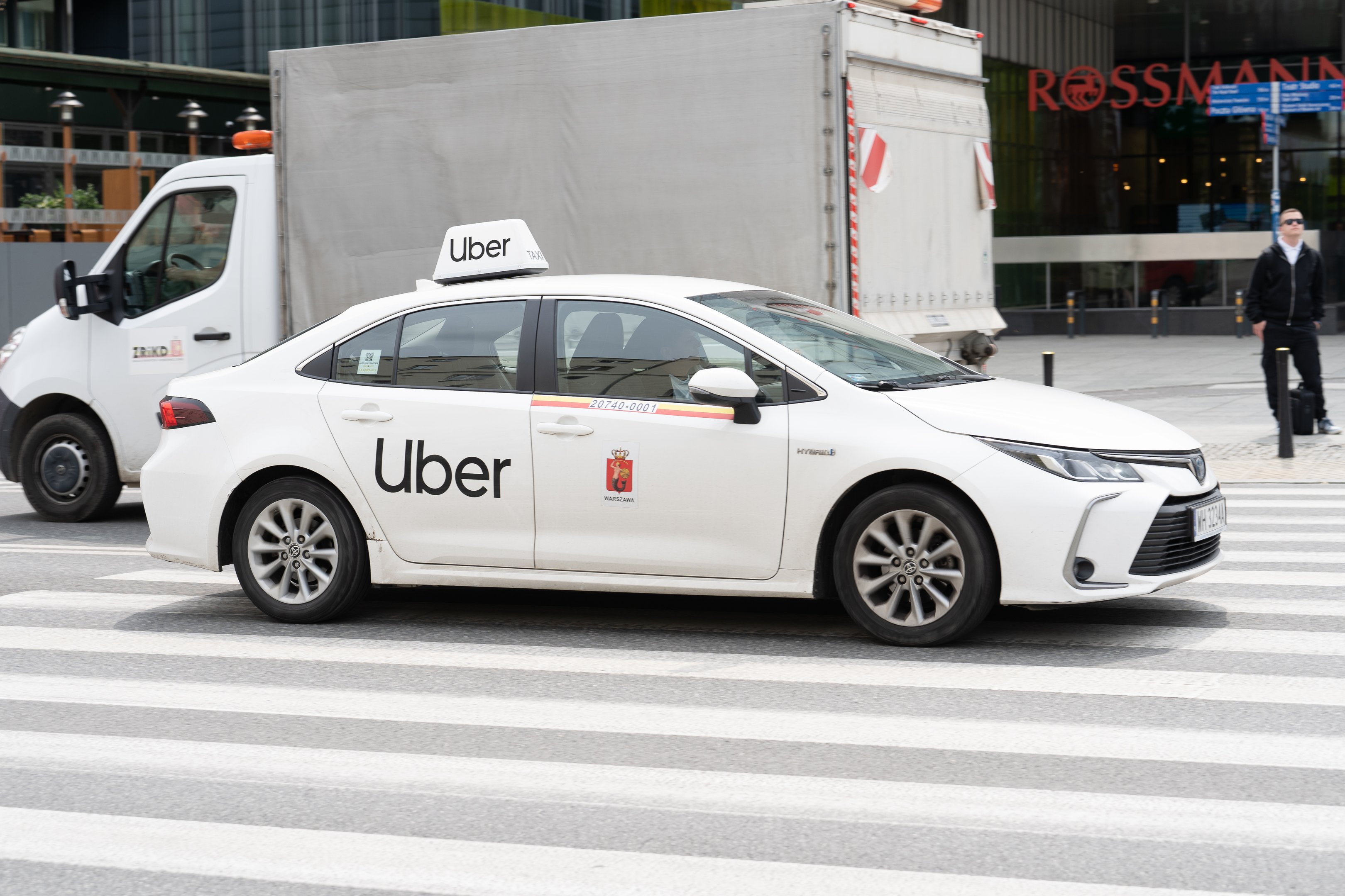Uber investe US$ 300 milhões na Lucid e firma parceria com Nuro para robotáxis Apple processa YouTuber e amigo de ex-funcionário por vazamento de segredos comerciais do iOS (Foto: Reprodução)
