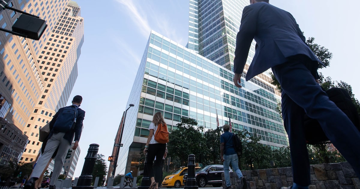 Grandes empresas dos EUA encerram home office e retornam ao trabalho presencial Grandes empresas dos EUA encerram home office e retornam ao trabalho presencial