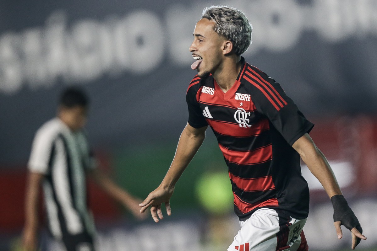 Flamengo conta com Viña e Matheus Gonçalves em amistoso contra Bayer Leverkusen Matheus Gonçalves faz dois golaços pelo sub-20 do Flamengo (Foto: Gilvan de Souza/Flamengo)