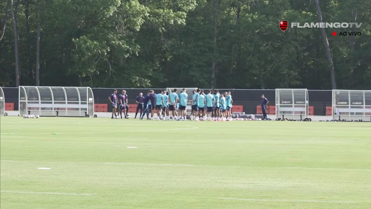 Flamengo realiza primeiro treinamento na Universidade de Stockton (Foto: Reprodução/Flamengo TV)