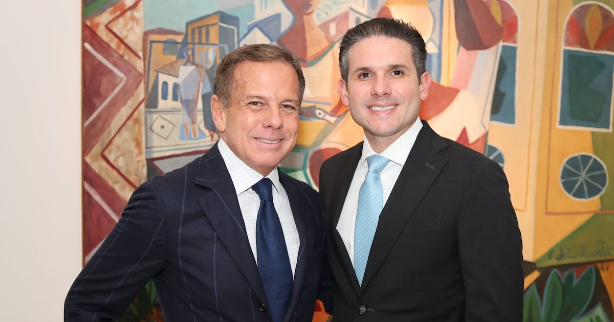 João Doria ao lado de Hugo Motta em jantar com a presença de políticos e empresários em São Paulo (Foto: Evandro Macedo/Divulgação)