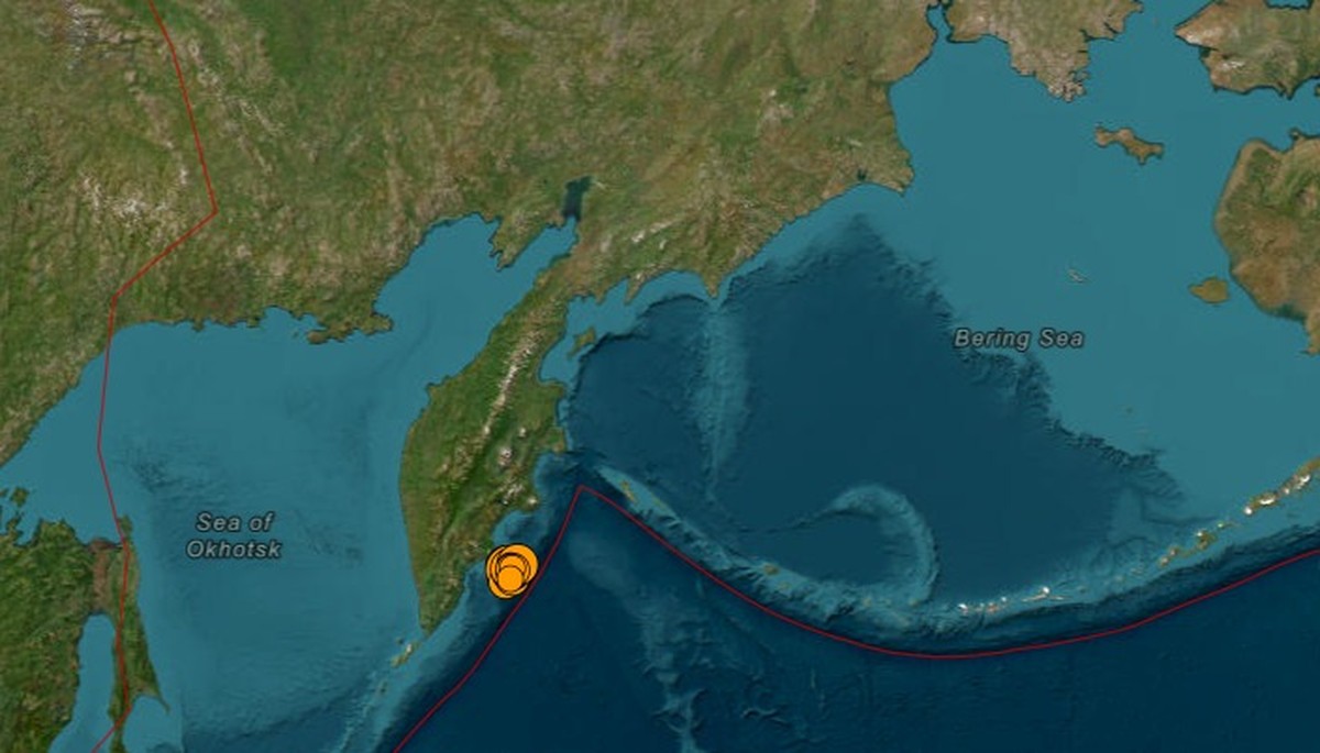 Terremotos na costa leste da Rússia provocam alerta de tsunami e preocupam autoridades Terremotos atingem costa leste da Rússia e geram alerta de tsunami (Foto: Reprodução/USGS)