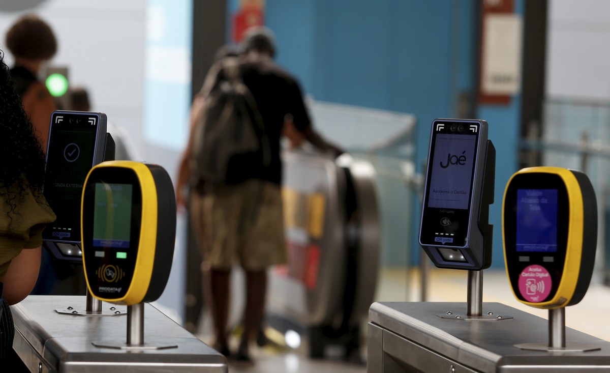 Tarifas do metrô com o Jaé: confira os novos valores e integrações disponíveis Sem integração entre os modais municipais e estaduais, Riocard e Jaé convivem nos sistemas de transporte do Rio (Foto: Fabiano Rocha/Agência O Globo)