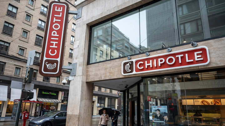 Chipotle Mexican Grill divulga resultados financeiros e expectativas do mercado Restaurante Chipotle em San Francisco em 31 de janeiro de 2025. (Foto: David Paul Morris | Bloomberg | Getty Images)