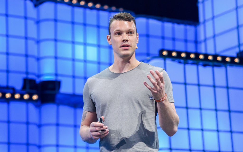 Influenciadores digitais com IA se tornam solução para 70% das empresas da Fortune 100 Victor Riparbelli: CEO e cofundador da Synthesia (Foto: Cody Glenn/Getty Images)
