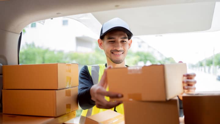Salário mínimo sobe para até R$ 20,24 em cidades de sete estados e no Distrito Federal Vithun Khamsong | Moment | Getty Images