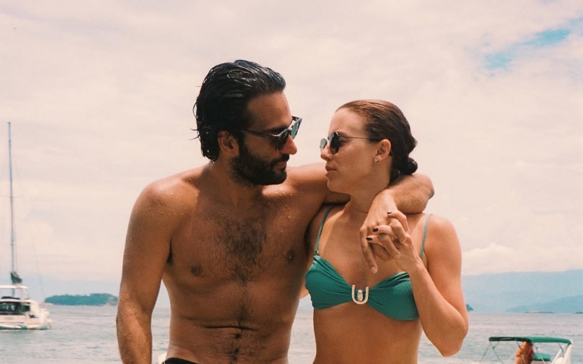 Alice Wegmann fala sobre seu relacionamento com Humberto Carrão e rumores de romance Alice Wegmann e Humberto Carrão (Foto: Reprodução/Redes sociais)