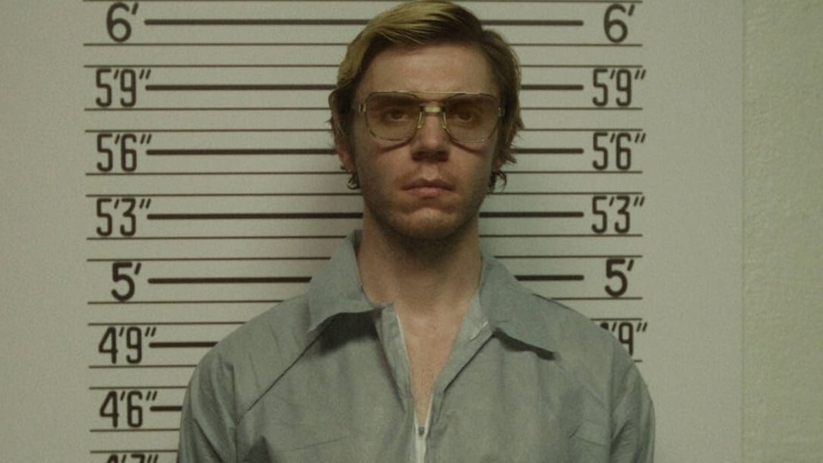 'Monster' lança quarta temporada sobre os crimes de Lizzie Borden Evan Peters como Jeffrey Dahmer em uma sequência da série de Ryan Murphy. (Foto: Reprodução)