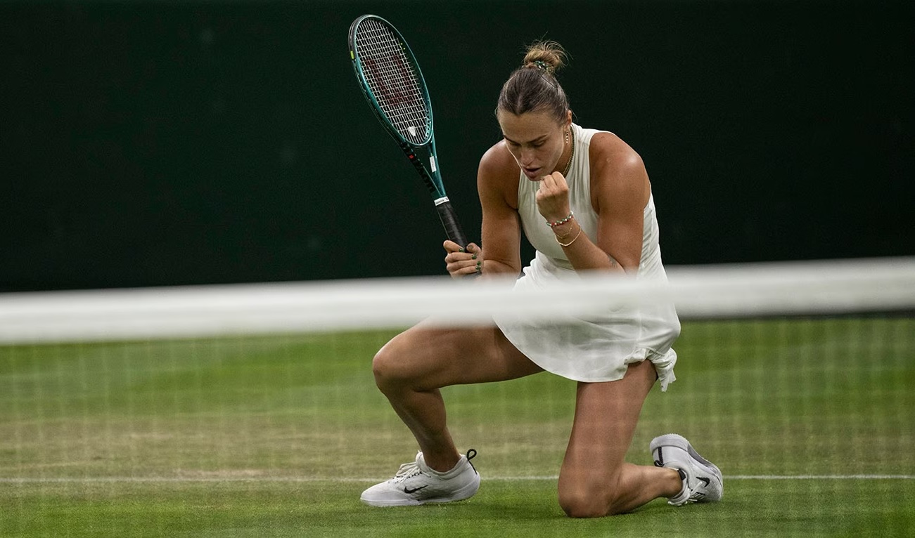 Sabalenka supera Raducanu em partida intensa e elogia talento da adversária Foto: Reprodução