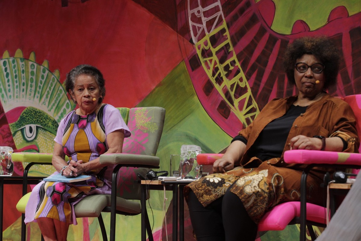 Verenilde Pereira e Astrid Roemer na Flip 2025 (Foto: Alexandre Cassiano/Agência O Globo)