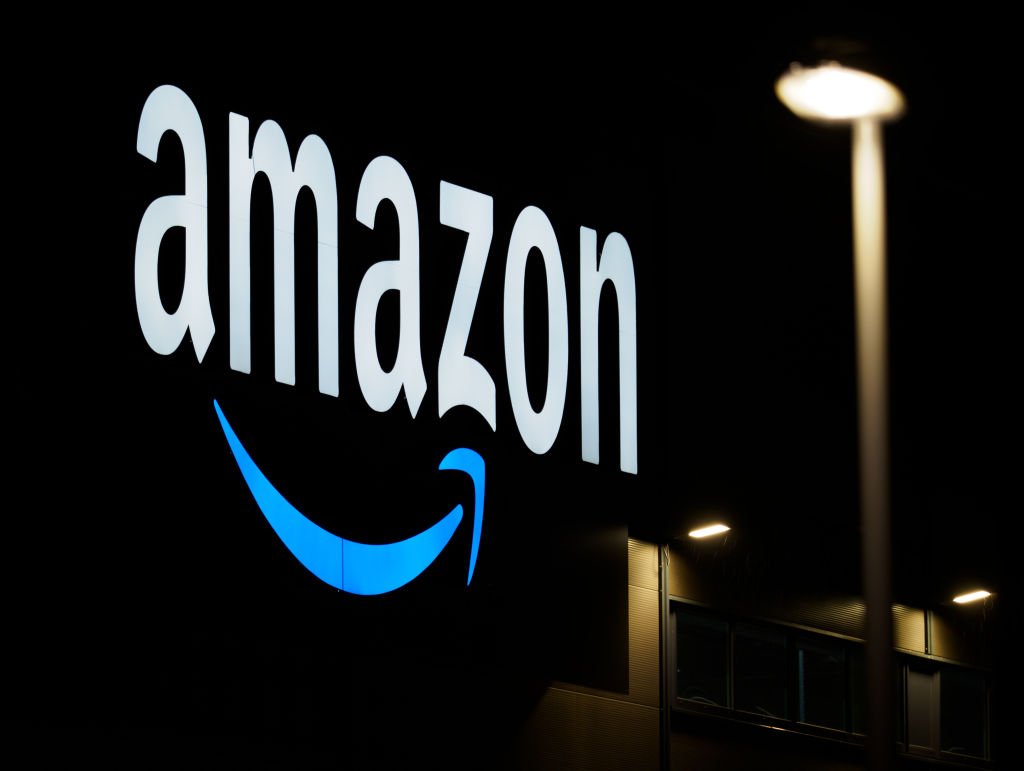 Amazon anuncia novo data center que utilizará bilhões de litros de água para resfriamento Amazon planeja expandir complexo para cerca de 30 data centers ao longo dos próximos anos (Foto: picture alliance/Getty Images)
