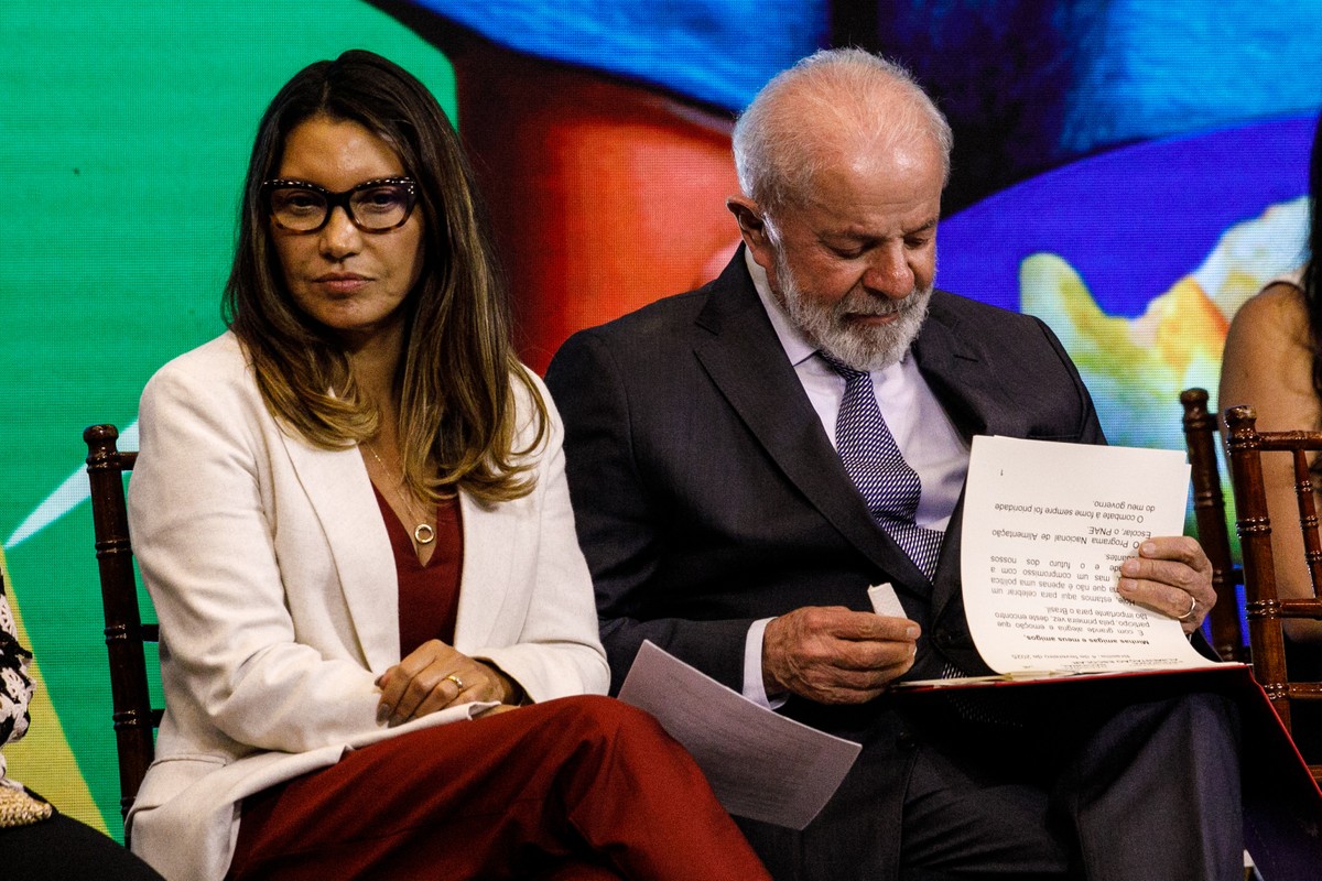 Apoio de Janja cresce na disputa por vaga no TSE entre movimentos sociais A primeira-dama Janja da Silva e o presidente Lula (Foto: Brenno Carvalho / Agência O Globo)