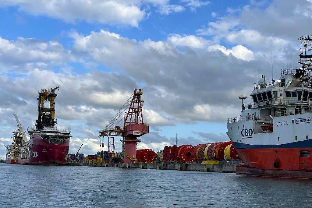 Ferrovia cria nova rota logística para o agronegócio entre portos do Sudeste Porto do Açu, em São João da Barra (RJ), está entre os terminais portuários que devem se beneficiar com a construção do Arco Ferroviário do Sudeste (Foto: Reprodução)