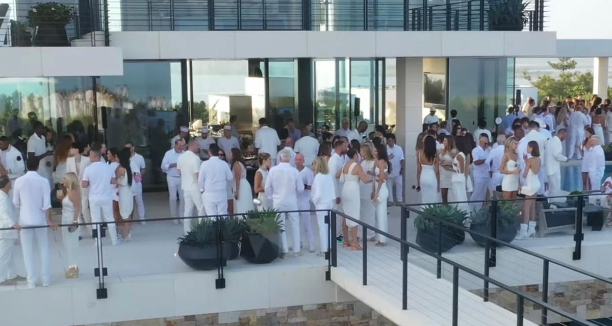 Festas do rapper Diddy revelam excessos de sexo e drogas em seu mundo secreto Imagens das 'festas do branco' de Diddy viralizaram na internet (Foto: Reprodução/YouTube)