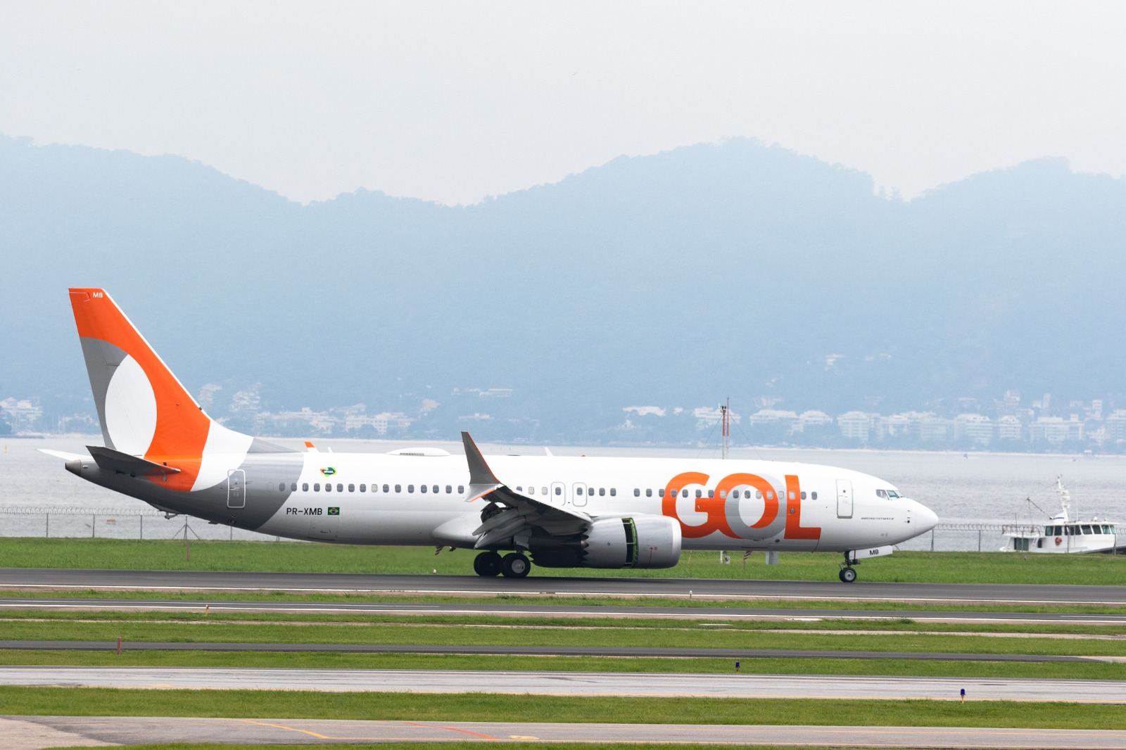 Gol registra queda de 38% na segunda e 60% na terça após período de bonança Avião da Gol parado. (Foto: Divulgação/Gol)