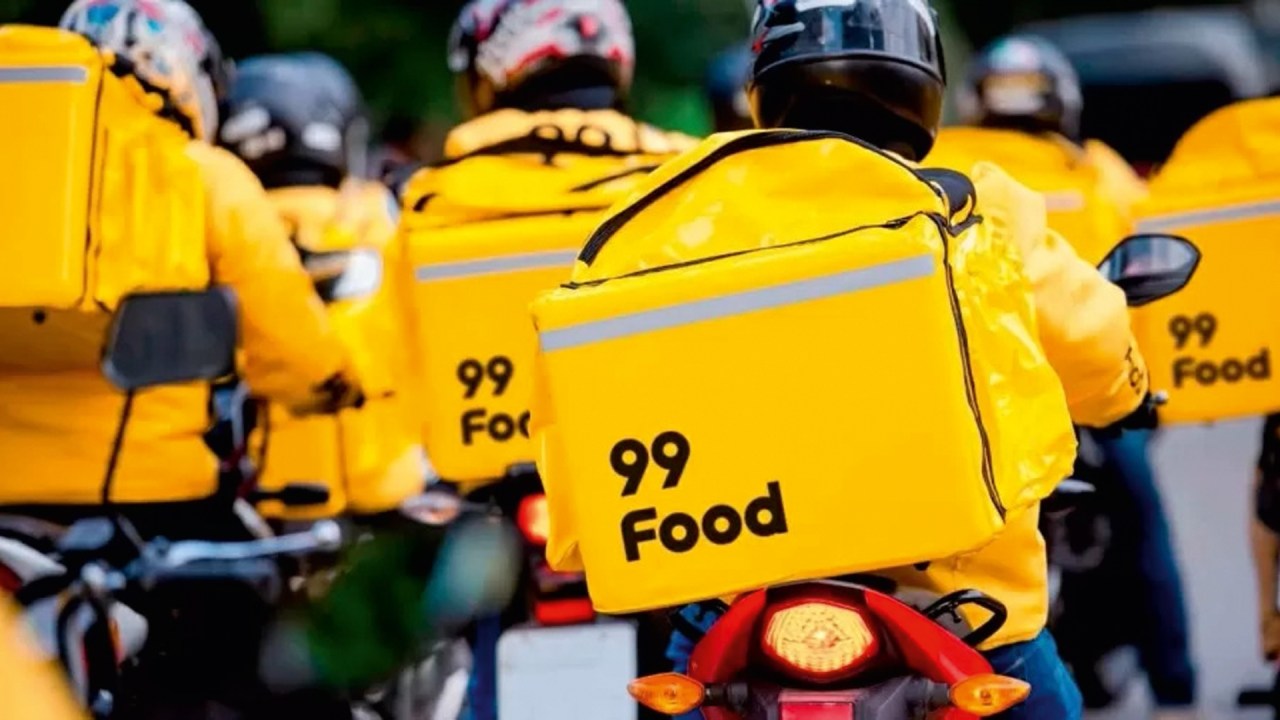 APETITE - Motoqueiros da 99Food: companhia pretende desembolsar 1 bilhão de reais para avançar no mercado nacional (Foto: Divulgação)