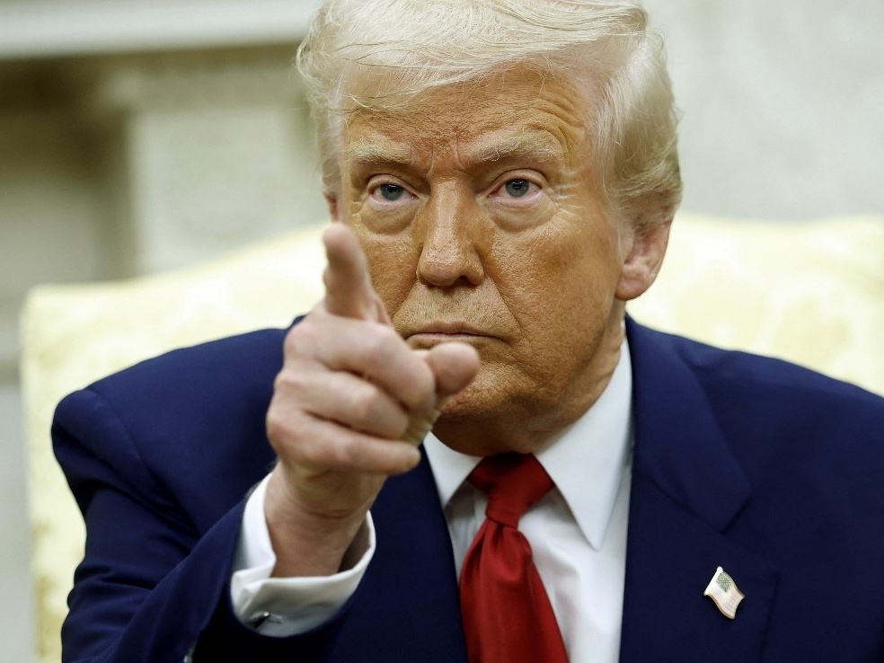 Trump decide sobre possível ataque ao Irã em até duas semanas Donald Trump, presidente dos EUA, no Salão Oval da Casa Branca em 7 de abril de 2025, em Washington, DC (Foto: Kevin Dietsch/Getty Images/AFP)
