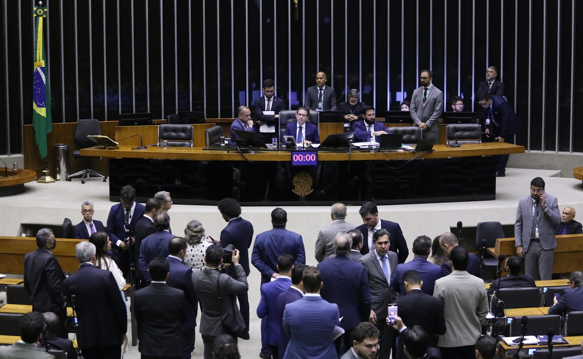 Penário da Câmara vota projeto que muda licenciamento ambiental (Foto: Kayo Magalhães / Câmara dos Deputados)