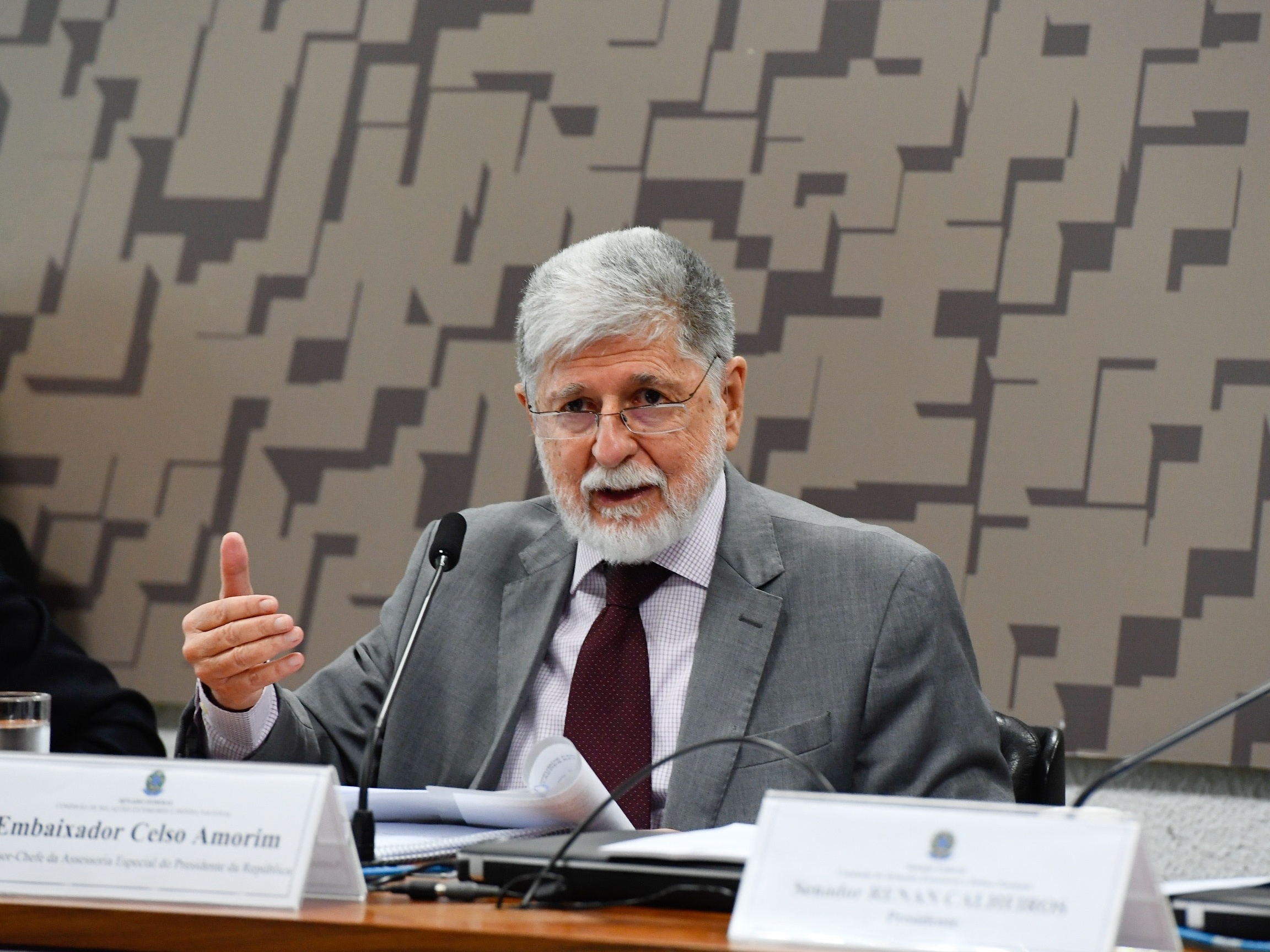 Tarifa de Trump gera críticas e é considerada um erro estratégico, afirma Amorim Assessor de política externa da Presidência, Celso Amorim (Foto: Roque de Sá/Agência Senado)