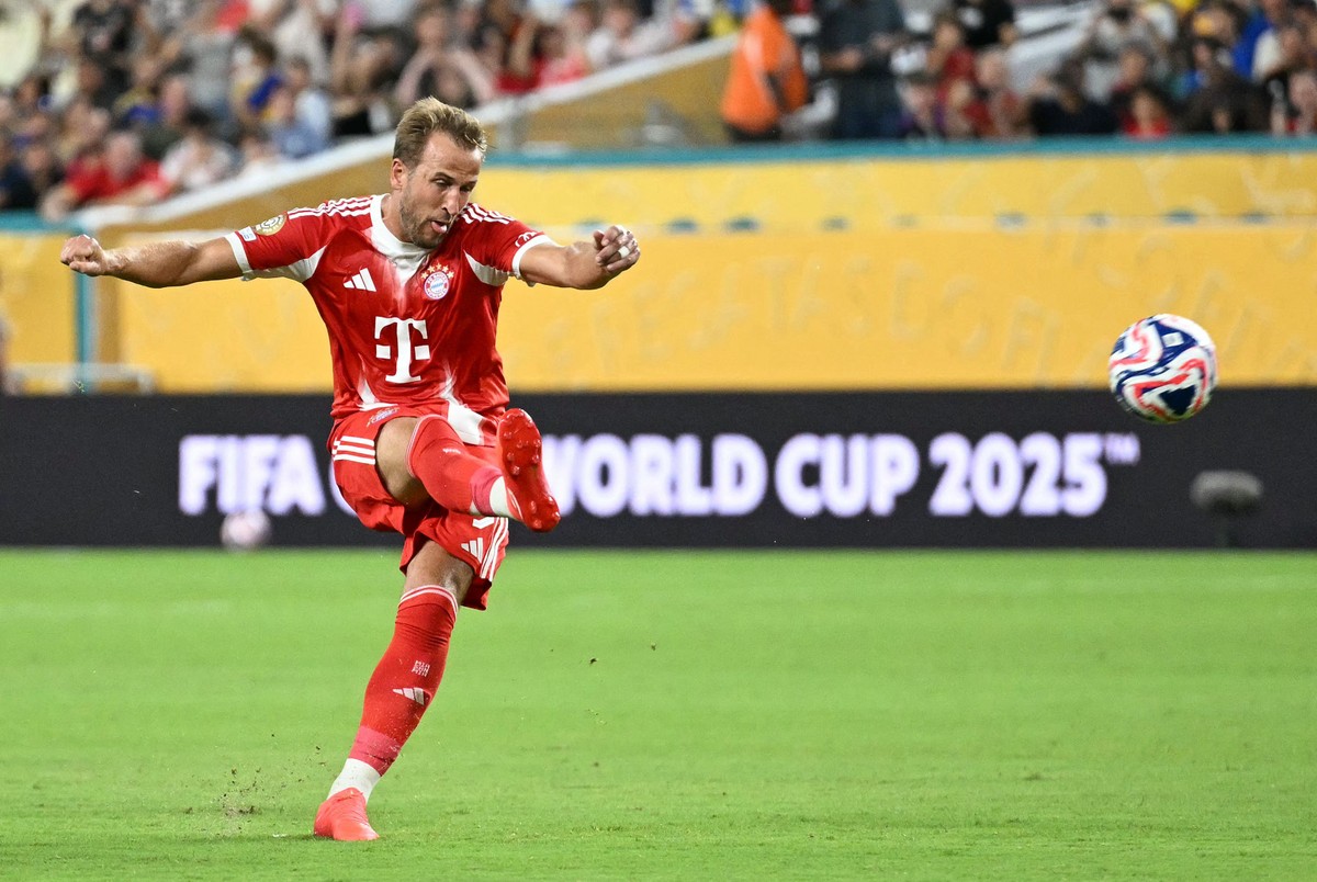 Harry Kane destaca força dos times sul-americanos no Mundial e preocupa europeus Kane marcou seu primeiro gol no Mundial de Clubes (Foto: Chandan KHANNA / AFP)