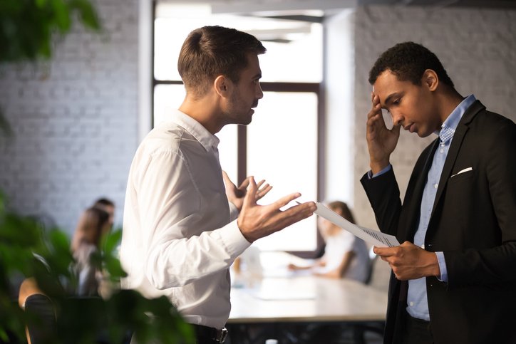 Franqueadores e franqueados enfrentam crise de relacionamento no setor de franchising Franquia não é emprego. O franqueado investe capital, assume riscos, trabalha duro e, naturalmente, espera retorno (Foto: fizkes/Getty Images)