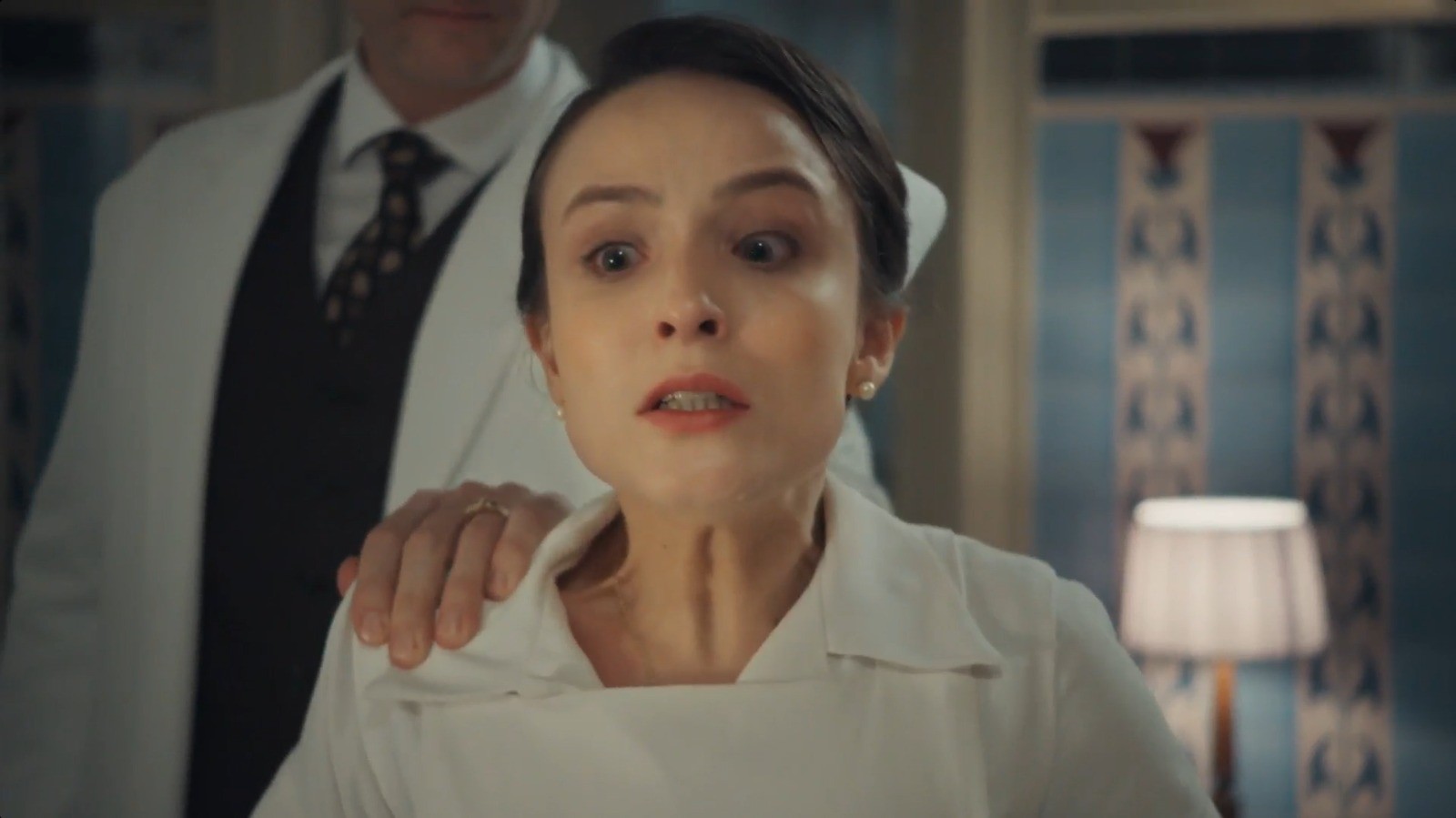 Estela recebe telegrama alarmante e entra em desespero na novela Êta Mundo Melhor